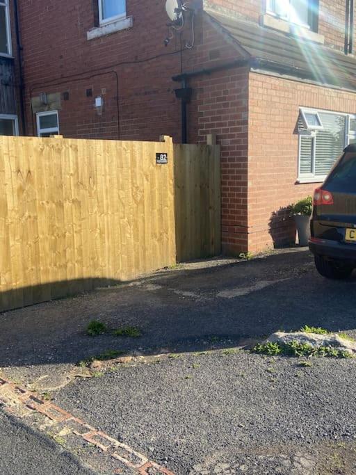 Spacious One Bedroom Ground Floor Apartment Harrogate Luaran gambar