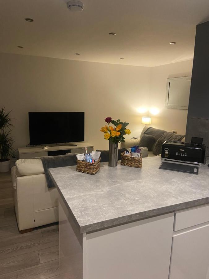 Spacious One Bedroom Ground Floor Apartment Harrogate Luaran gambar